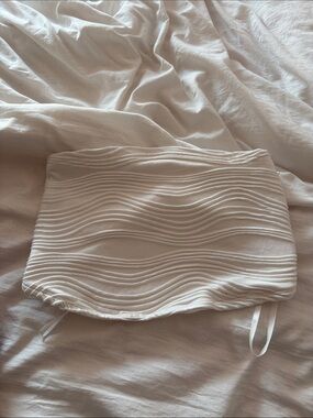 SHEIN White Wave-Textured Tube Tank Top